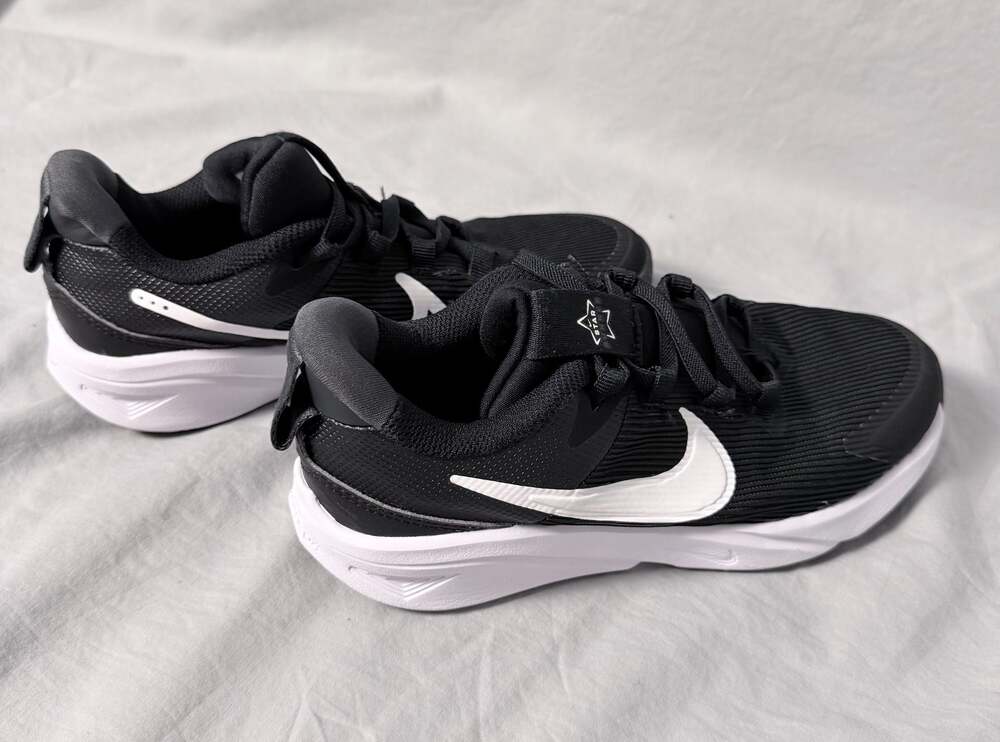 Nike Star Runner 4 Big Kids' Road Running Shoes - Black/White Size 2.5 - Picture 7 of 9